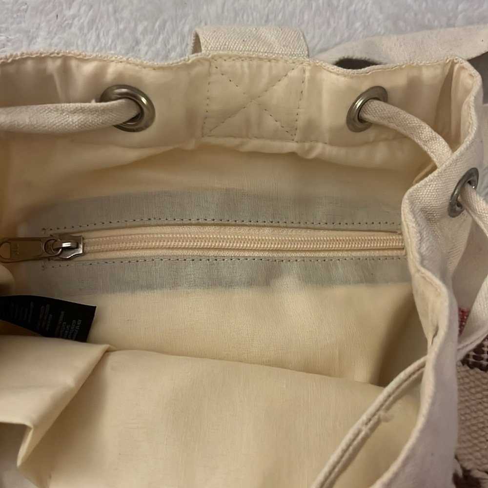 Forever 21 100% cotton embroidered backpack with drawstring closure - Picture 6 of 9